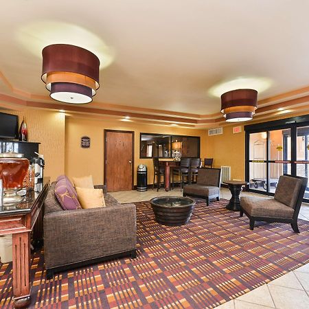 Best Western Plus Midwest Inn & Suites Salina Exterior photo