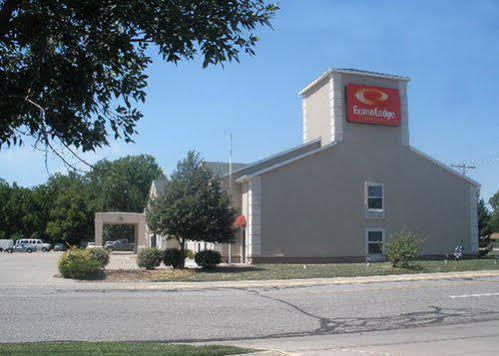 Best Western Plus Midwest Inn & Suites Salina Exterior photo