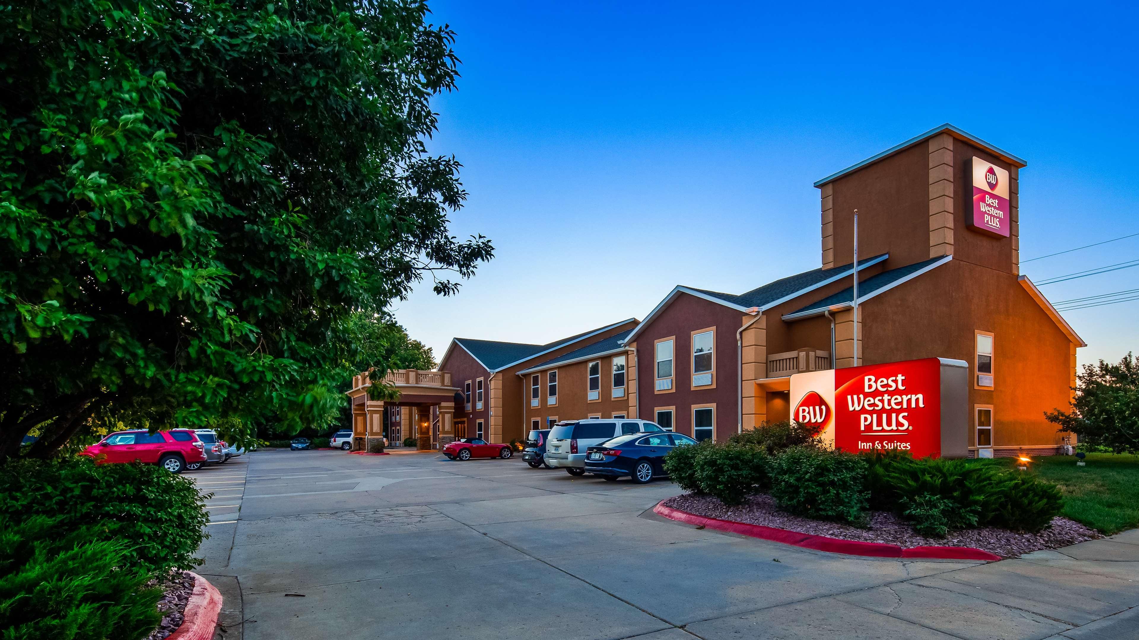 Best Western Plus Midwest Inn & Suites Salina Exterior photo
