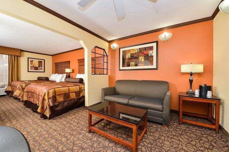 Best Western Plus Midwest Inn & Suites Salina Exterior photo