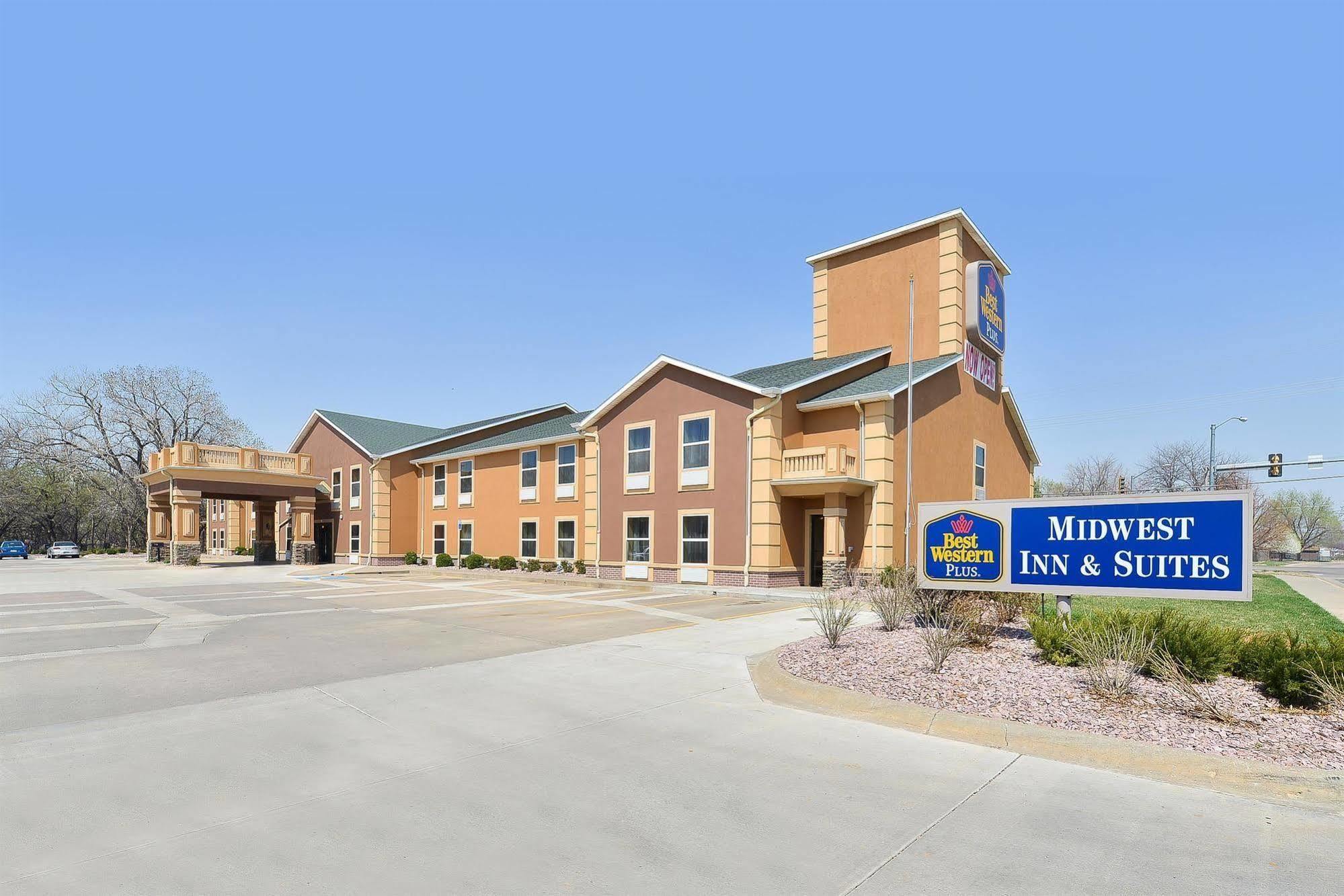 Best Western Plus Midwest Inn & Suites Salina Exterior photo